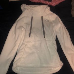 BRAND NEW !!! North Face hoodie
